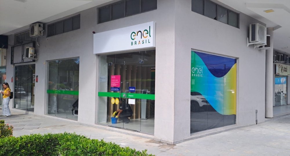 Enel deixa moradores de Niterói sem luz no dia de Natal